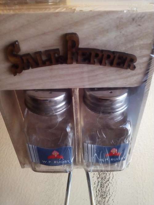 WESTERN PROVINCE RUGBY GLASS SALT and PEPPER GIFT PACK. Collections are allowed.
