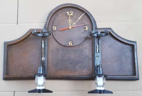 Novelty Clock Liquor Dispensers with 2 Sets of Optics. Brand New Products. Collections Are Allowed.
