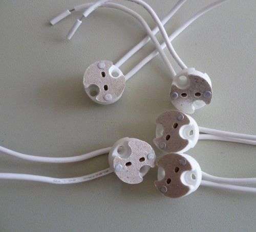 MR16 / MR11 / GU5.3 / G4 Base LED/Halogen Ceramic Bulb Wired Connector/Socket. Collections Allowed.