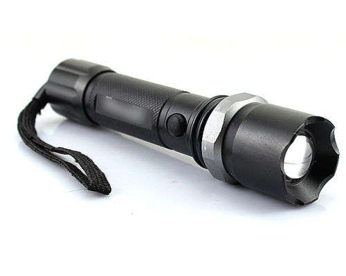 Rechargeable Zoomable CREE LED Torch Flashlight With 800 Lumens Output. Collections Are Allowed.