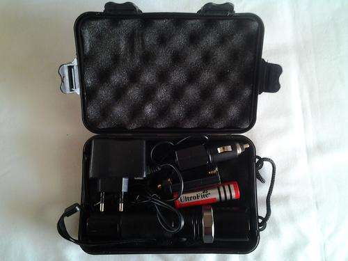 RECHARGEABLE, ZOOMABLE CREE LED FLASHLIGHT / TORCH 1200 Lumens. Collections are allowed.