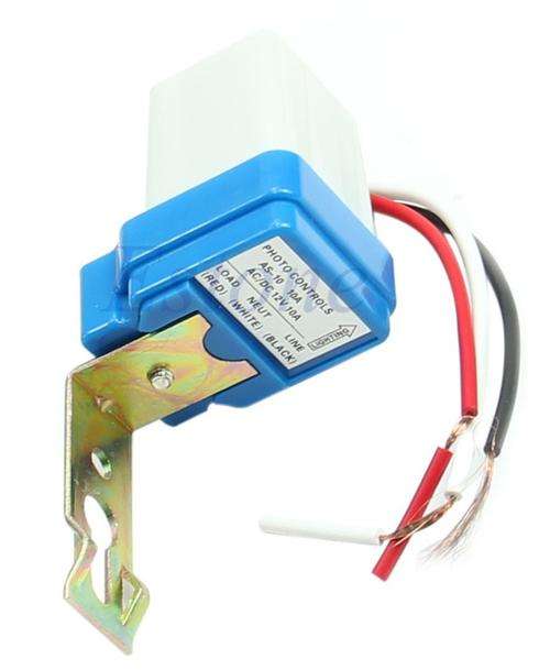 12V DAY NIGHT SWITCH / SENSOR / DETECTOR. Collections are allowed.