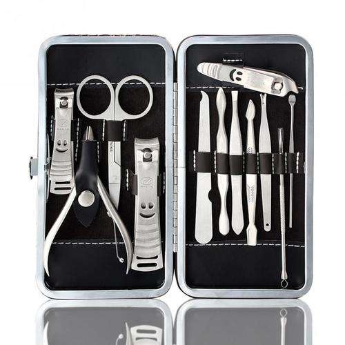 PROFESSIONAL NAIL CARE CLIPPER MANICURE / PEDICURE SCISSOR TWEEZER SET KIT. Collections allowed.