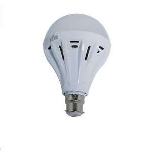 LED Light Bulbs 9W 12V B22 Cool White. Can Be Used With A 12V Battery. Collections Are Allowed.