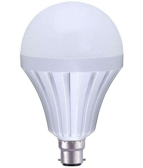 LED Light Bulbs 9W 12V B22 Cool White. Perfect For 12V Solar Systems. Collections Are Allowed.