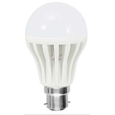 LED Light Bulbs 9W 12V B22 Cool White. Perfect For 12V Solar Systems. Collections Are Allowed.