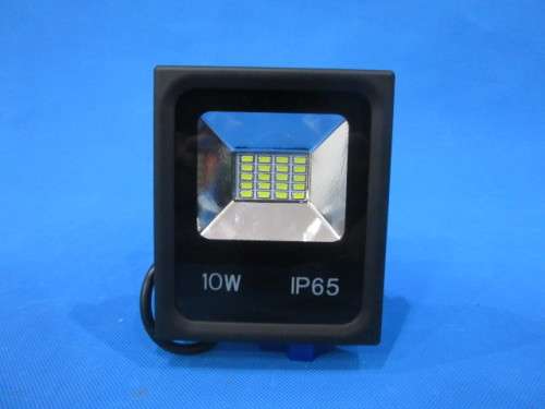 Cool White LED Floodlights: 10W 220V Black Slim Line. Collections are allowed.