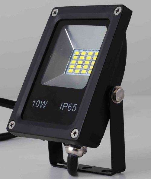 Cool White LED Floodlights: 10W 220V Black Slim Line. Collections are allowed.
