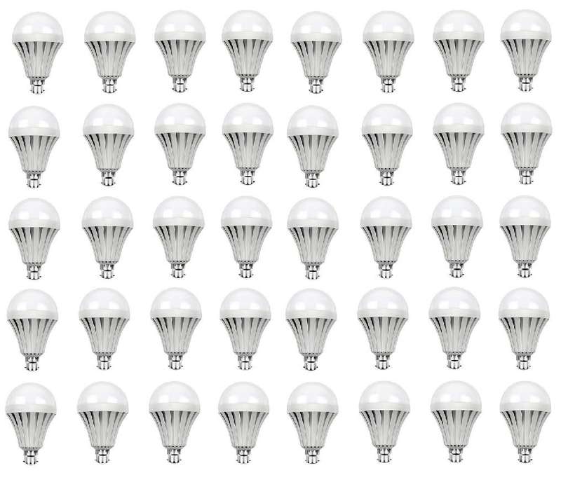 Bulk Sale: 50x LED Light Bulbs 9W LED 12V B22. Ideal For Solar Systems. Collections Are Allowed.
