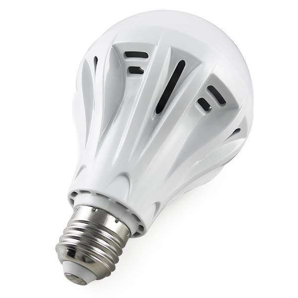 LED Light Bulbs 9W 12V E27 Edison Screw Cap Cool White. Special Offer. Collections Are Allowed.