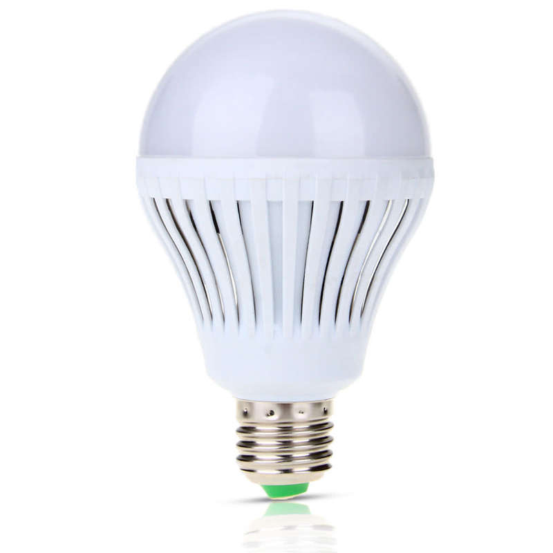 LED Light Bulbs 9W 12V E27 Edison Screw Cap Cool White. Special Offer. Collections Are Allowed.