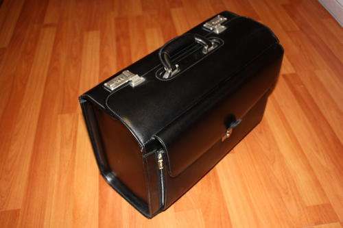 Busby Genuine Leather Lawyers Briefcase