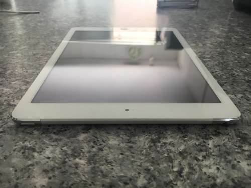 Apple iPad Air - 32GB - Retina Display - WiFi and LTE/4G - Silver - 32GB