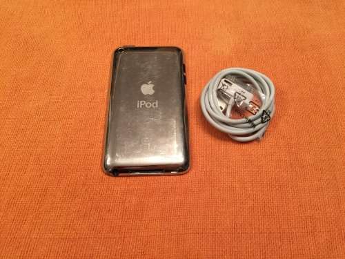 Apple Ipod Touch 8GB Model A1367 (with camera)