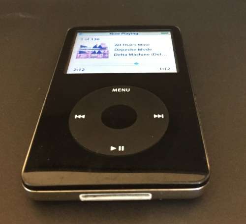 Apple iPod Classic - Black - 5th Generation - 30GB - Holds 7500+ songs - With Box and R1500 extras