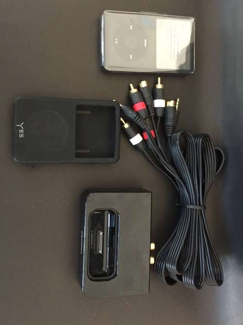 Apple iPod Classic - Black - 5th Generation - 30GB - Holds 7500+ songs - With Box and R1500 extras