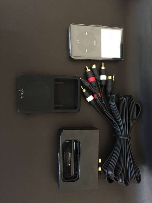 Apple iPod Classic - Black - 5th Generation - 30GB - Holds 7500+ songs - With Box and R1500 extras