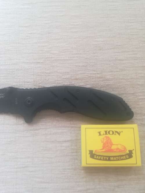 Smith and Wesson ExtremeOps Pocket knife with Serrated Blade