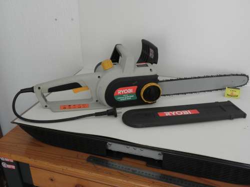 **MINT** Ryobi 2000W Chainsaw