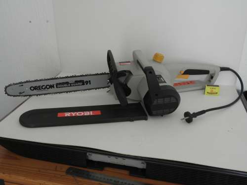 **MINT** Ryobi 2000W Chainsaw
