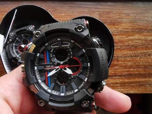Exponi Watch