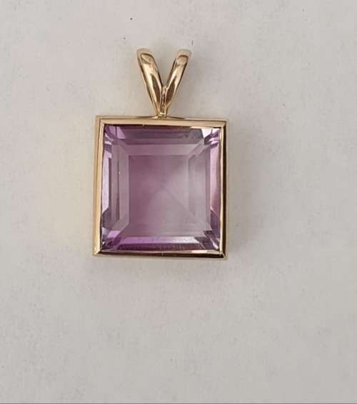 9ct gold amethyst pendant