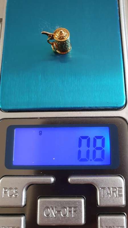 **Genuine 9 ct gold charm ** German keg