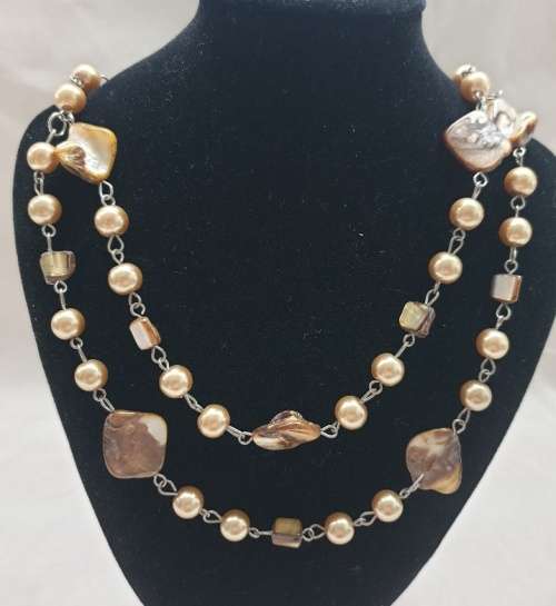 Shell and pearl necklace