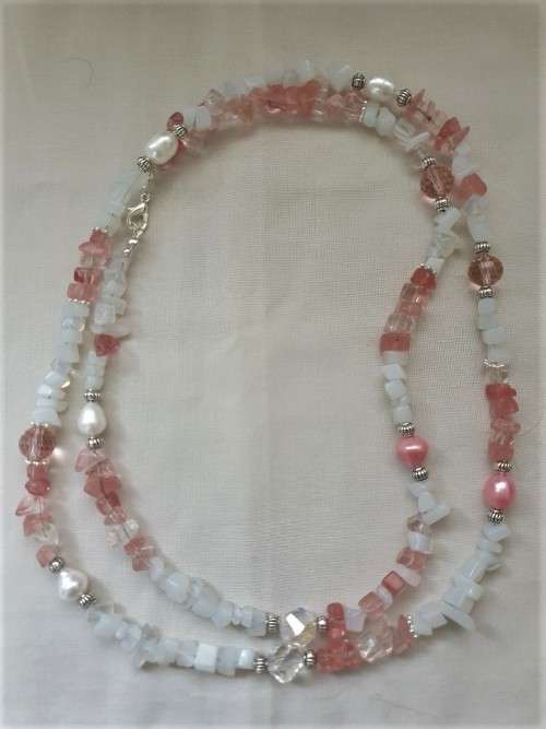 ** NEW** Gemstone and fresh water pearl necklace