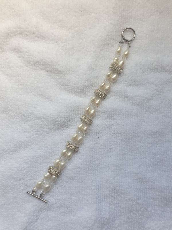 ** NEW ** Freshwater pearl and Swarovski crystal bracelet