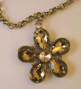 Pretty crystal flower necklace