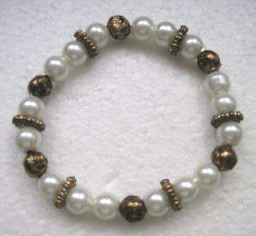 Elegant glass pearl bracelet