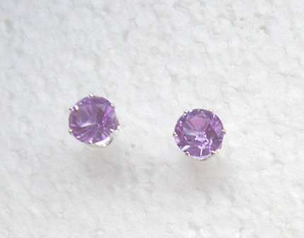 Pretty lilac stud earrings