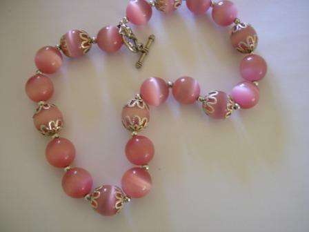 Chunky pink cat's eye necklace