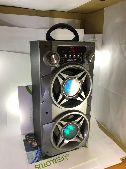 (DEMO UNIT) Everlotus Bluetooth KaraokeTalks Speaker - comes with X1 Wired Mic (DEMO UNIT)