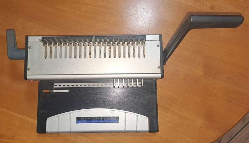 Ring Binder Plastic Comb CB-1410B