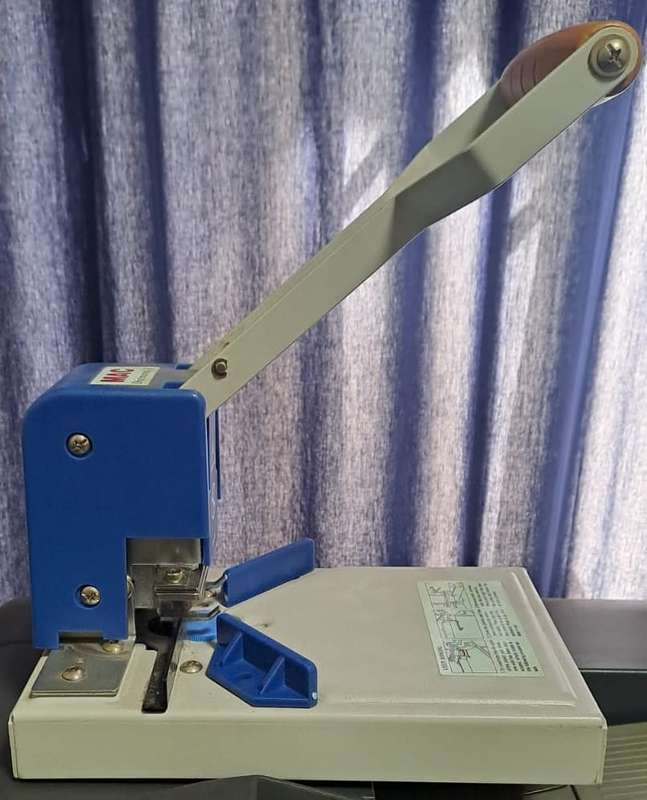Bindquip Thumb Cut Punch & Corner Rounder Calendar Punch