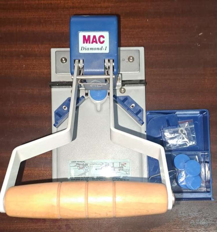 Bindquip Thumb Cut Punch & Corner Rounder Calendar Punch