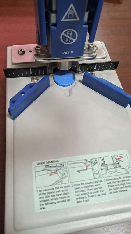 Bindquip Thumb Cut Punch & Corner Rounder Calendar Punch