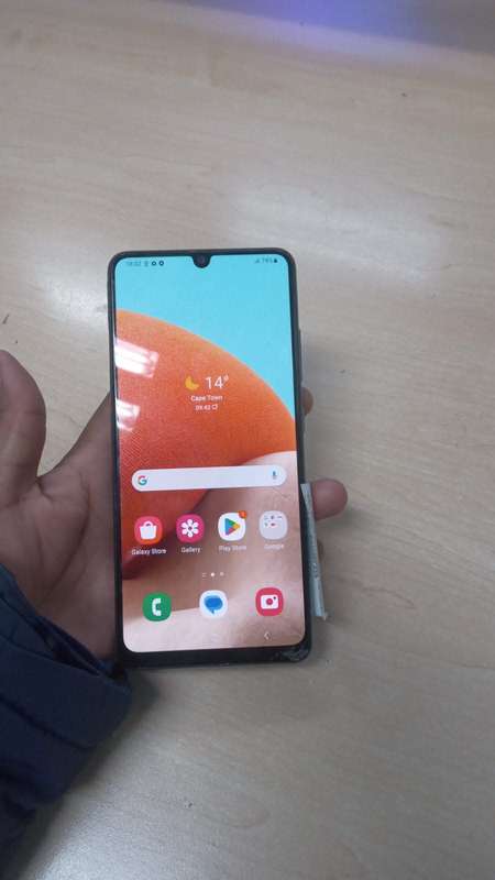 Samsung A32 blue  Crack on corner