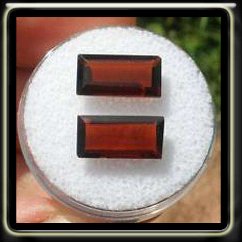 EXCUISITE NATURAL PAIR OF 1.00CT WINE RED PERFECTLY CUT BAGUETTE GARNETS BEAUTIFULLY POLISHED