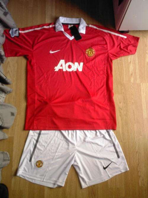 FOR THE TRUE UNITED FAN !!! 2010/11 REPLICA KIT !!!*LARGE*