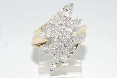 R66540 - 3.09CT STUNNING FLOWER CUT DESIGN CLUSTER DIAMOND RING