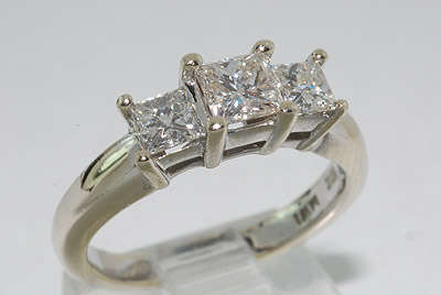 R80000 EQUISITE 1.10CT PRINCESS CUT DIAMOND ENGAGEMENT RING