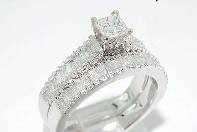 R80000 1.36CT PRINCESS CUT DIAMOND ENGAGEMENT RING SET