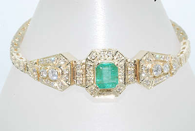R75000 3.90CT EMERALD & DIAMOND CLUSTER BRACELET