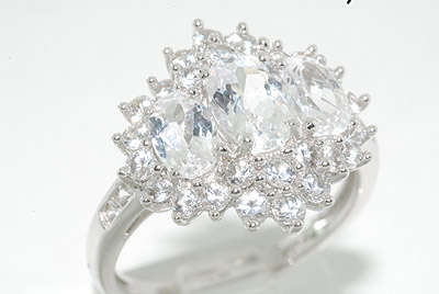 R28255 - 4.00CT SPINEL CLUSTER RING BEAUTIFUL