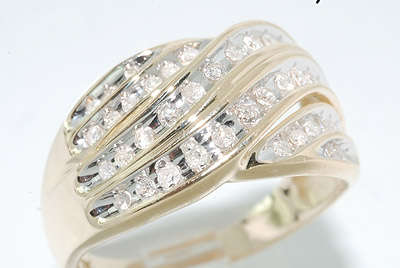 R31771 - ELEGANT .38CT ROUND CUT FINE DIAMOND RING