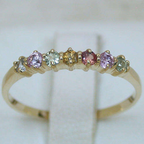 R5500 - STUNNING 0.43 CTS 14K Y GOLD NATURL RAINBOW SAPPHIRE BAND RING