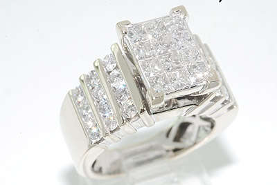 R70000 DAZZLING 2.30CT DIAMOND PRINCESS & ROUND CUT CLUSTER RING